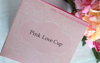 ピンクラブカップ　箱表面ロゴ